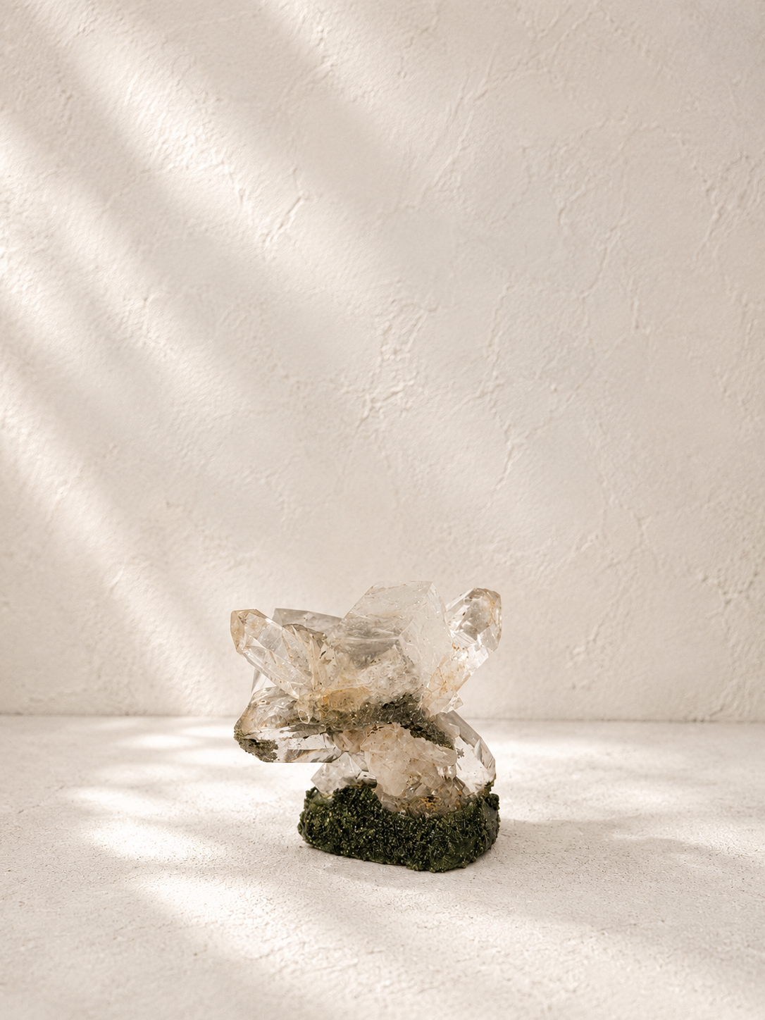 喜馬拉雅綠幽靈水晶簇｜印度｜苔原｜底域 DIYU｜C01-017
