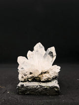 雪汀｜石英（水晶）與地塊組合，完整展示輪廓｜M03-001