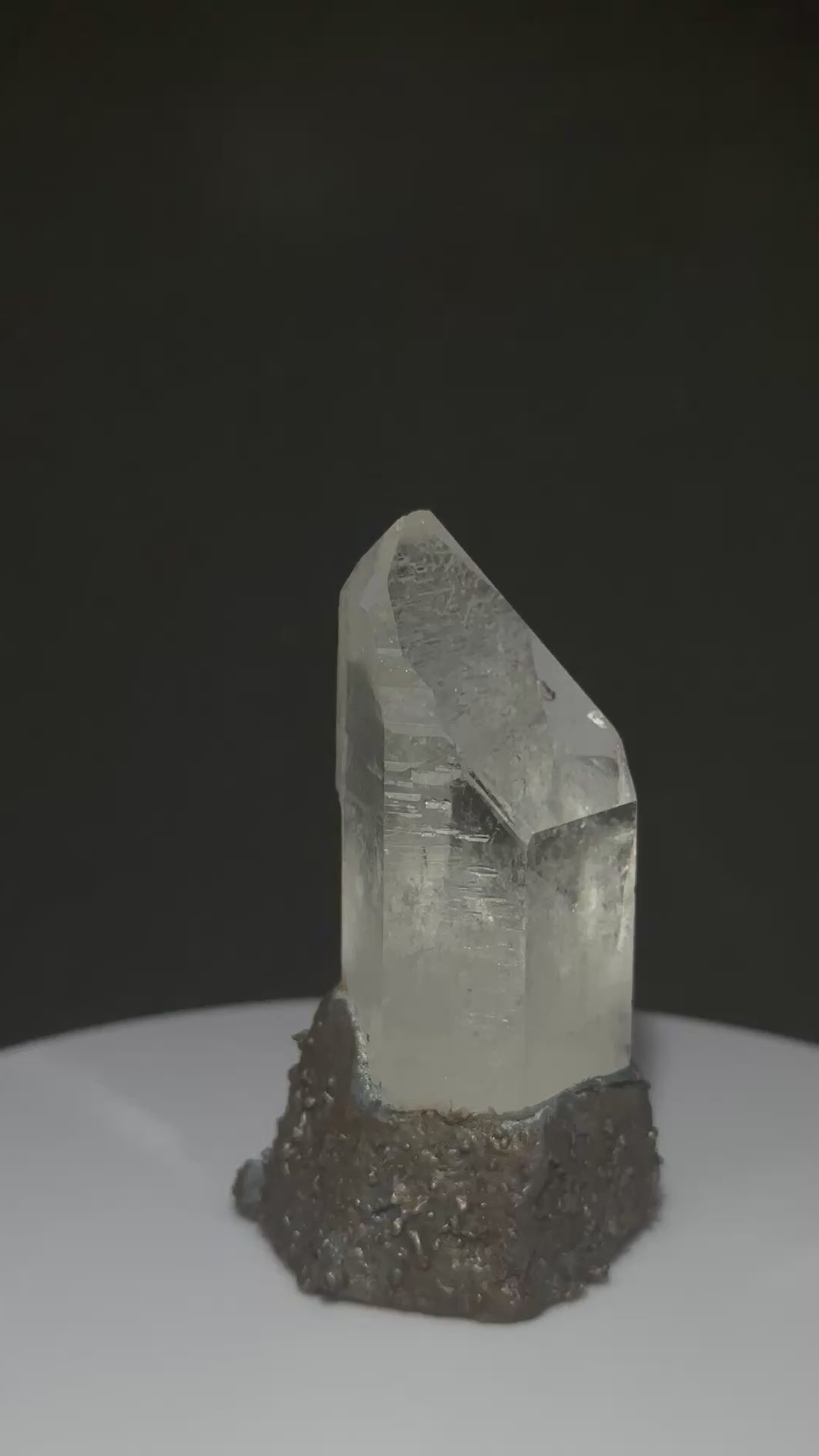 天狼星水晶｜巴西｜灰岩｜底域 DIYU｜C01-033