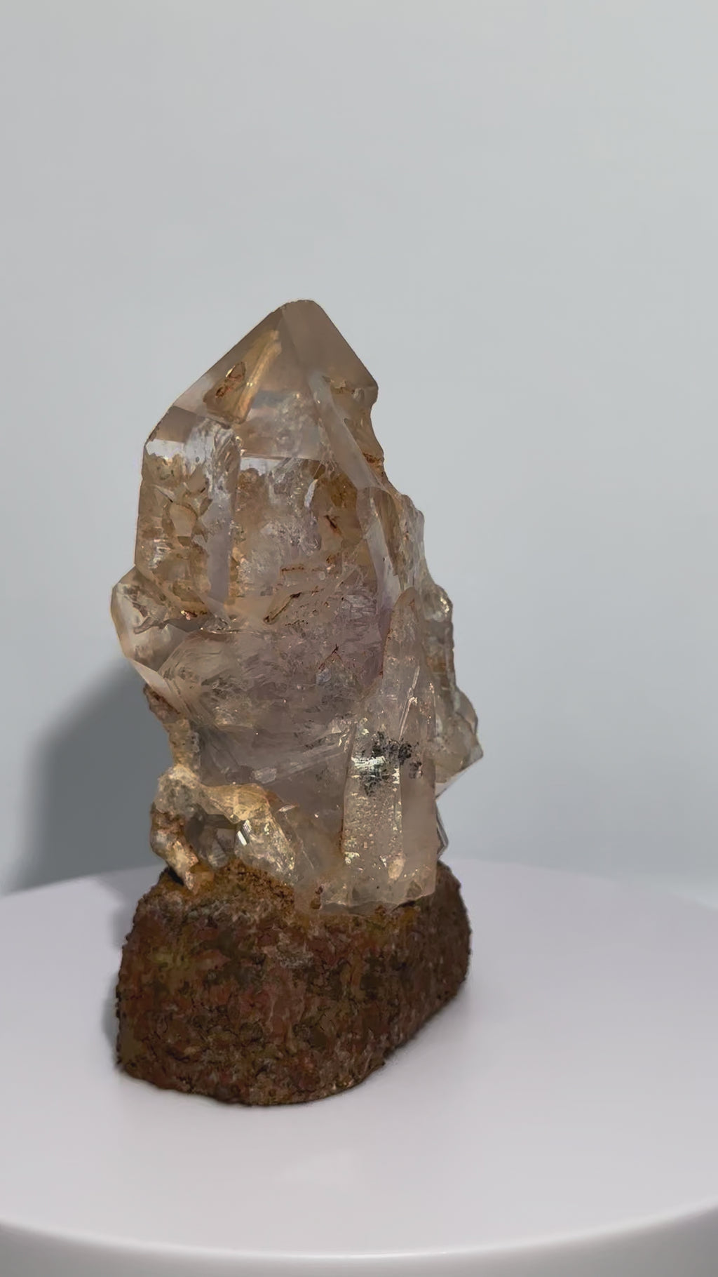 紅泥骸骨水晶｜馬達加斯加｜殘境｜底域 DIYU｜C02-016