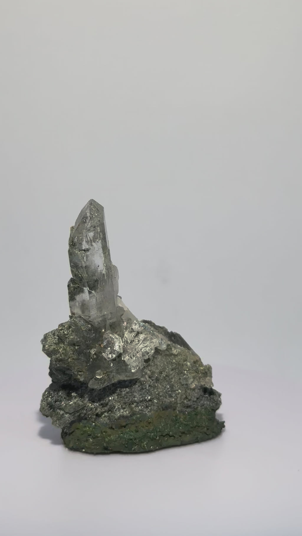 綠幽靈喜瑪拉雅水晶簇｜印度｜苔原｜底域 DIYU｜C01-028