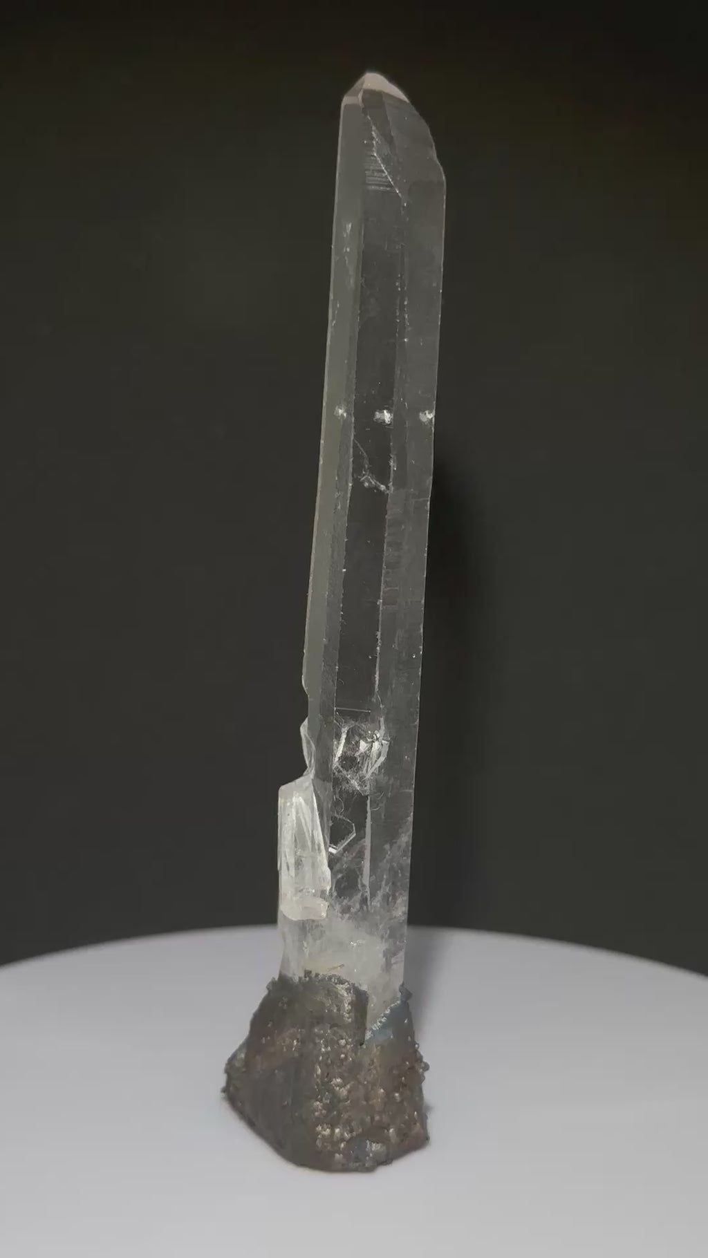 藍霧印記水晶｜巴西｜灰岩｜底域 DIYU｜C01-037