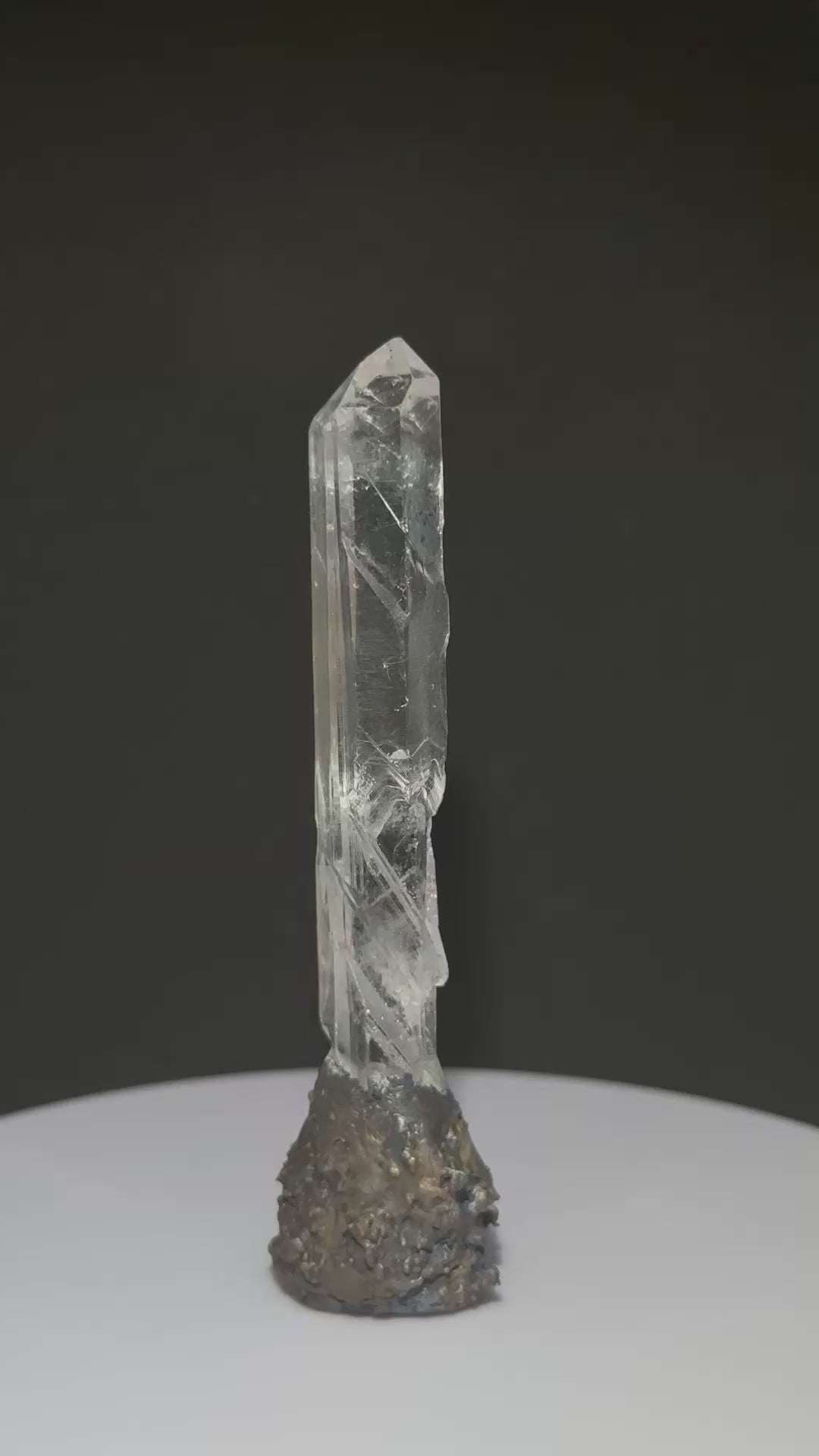 藍霧印記水晶｜巴西｜灰岩｜底域 DIYU｜C01-038